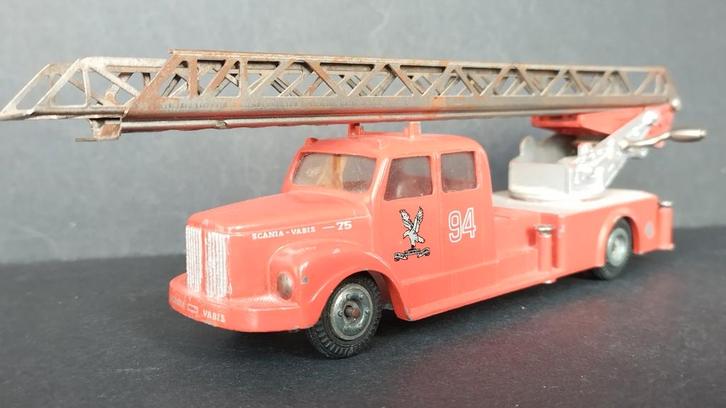 Scania Vabis Falck brandweer ladderwagen Tekno Denmark Pol, Hobby en Vrije tijd, Modelauto's | 1:50, Zo goed als nieuw, Bus of Vrachtwagen