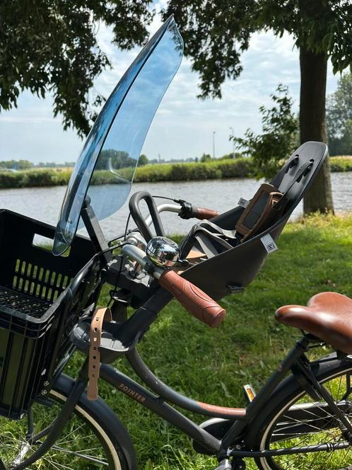 Urban Iki fietsstoeltje voor, inclusief windscherm +stuurtje, Fietsen en Brommers, Fietsaccessoires | Fietsstoeltjes, Zo goed als nieuw