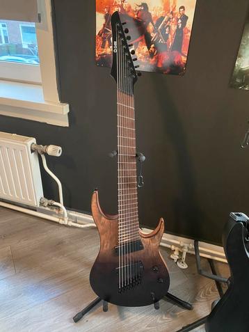 G4M 529 pro fanned fret 8-snarige gitaar beschikbaar voor biedingen