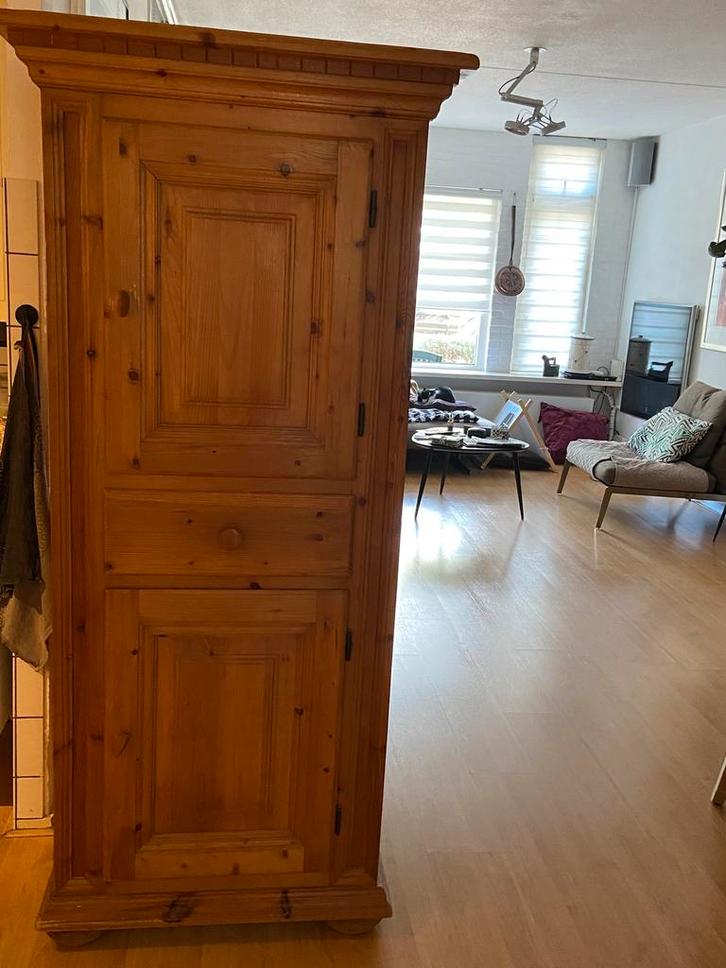 HOOGWAARDIGE Zwitserse Buffetkast, MASSIEFantiek- grenen, Huis en Inrichting, Kasten | Overige, Zo goed als nieuw, Ophalen