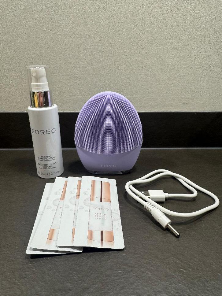 Foreo Luna 4 Sensitive Skin, Sieraden, Tassen en Uiterlijk, Uiterlijk | Gezichtsverzorging, Nieuw, Reiniging, Gehele gezicht, Ophalen of Verzenden