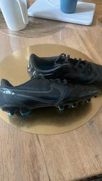 Nike tiempo zwart/blauw, Sport en Fitness, Voetbal, Ophalen, Zo goed als nieuw, Schoenen