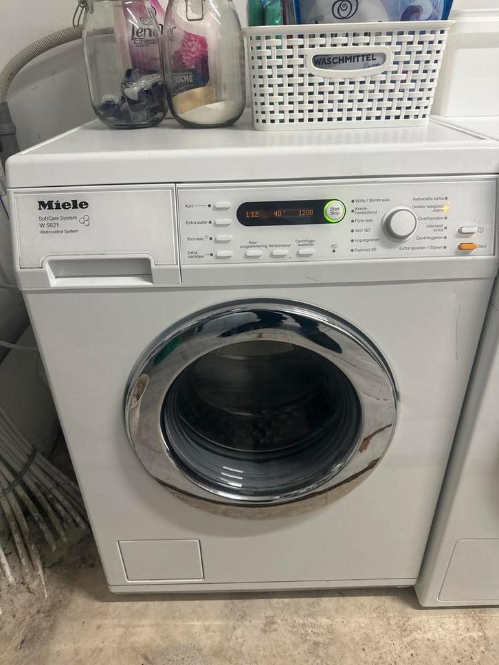 Miele W5821 Wasmachine - Voorlader, Witgoed en Apparatuur, Wasmachines, Gebruikt, Voorlader, 6 tot 8 kg, 85 tot 90 cm, 1200 tot 1600 toeren