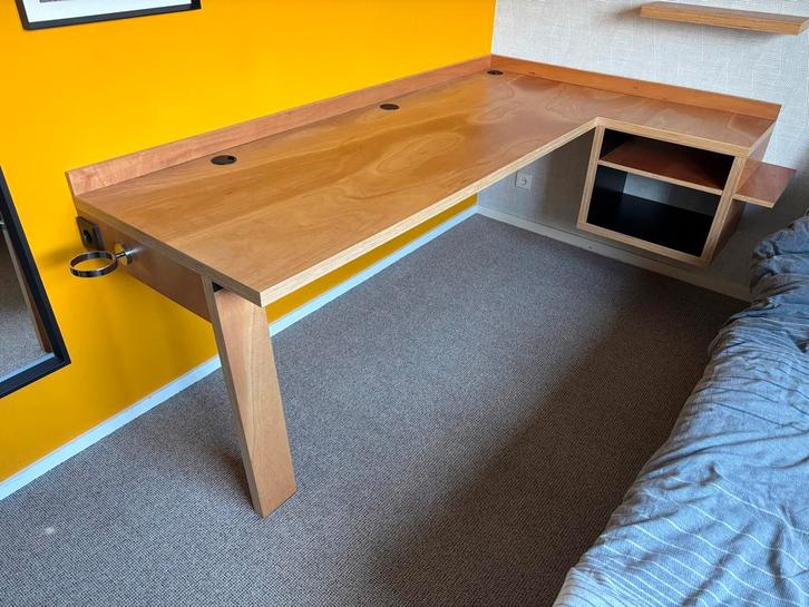 Handgemaakt hoekbureau van vakman, Huis en Inrichting, Bureaus, Gebruikt, Bureau, Ophalen