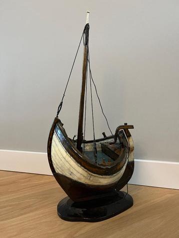 Houten Vikingboot beschikbaar voor biedingen