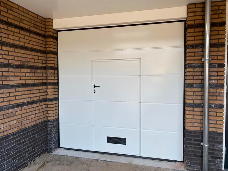 Garagedeur met motor extra geïsoleerd, 10 jaar garantie!, Doe-het-zelf en Verbouw, Deuren en Horren, Nieuw, Garagedeur, 215 cm of meer