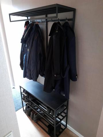 Kapstokken/schoenenrekken op maat beschikbaar voor biedingen
