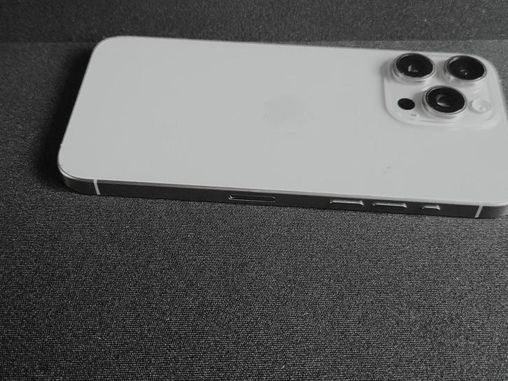 iPhone 15 pro max titanium 256gb, 87% als NIEUW, Telecommunicatie, Mobiele telefoons | Apple iPhone, Zo goed als nieuw, 256 GB