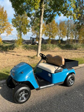 Prachtige electrische golfkar rijdt heerlijk beschikbaar voor biedingen