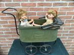 2 oude poppen met speelgoed kinderwagen, Ophalen of Verzenden