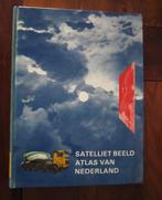 Satelliet Beeld Atlas van Nederland , Mebin, Overige atlassen, Ophalen of Verzenden, Zo goed als nieuw, 1800 tot 2000