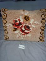 Wollen vintage smyrna kussen en of tafelkleedje bruin beige, Antiek en Kunst, Antiek | Kleden en Textiel, Ophalen of Verzenden