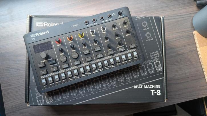 Roland T-8 Aira Compact Beat Machine, Muziek en Instrumenten, Drumcomputers, Zo goed als nieuw, Roland, Ophalen of Verzenden