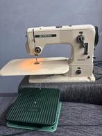 Bernina 530-2 Record Naaimachine, Hobby en Vrije tijd, Naaimachines en Toebehoren, Ophalen of Verzenden, Zo goed als nieuw, Naaimachine