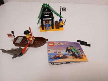 Lego pirates 6258 smugglers shanty met manual beschikbaar voor biedingen