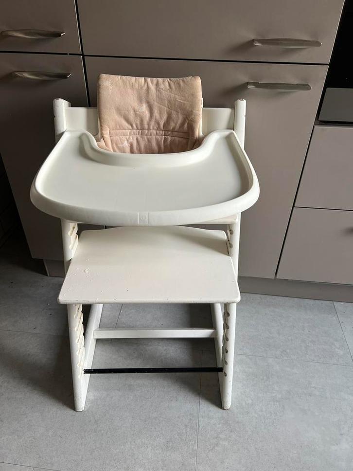 Witte tripp trapp + babyset + blad, Kinderen en Baby's, Kinderstoelen, Gebruikt, Meegroeistoel, Aanschuifbaar, Afneembaar eetblad