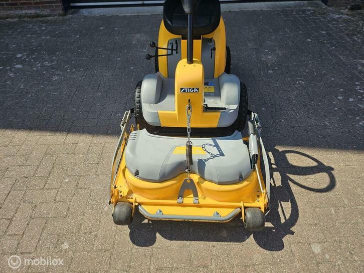 Zitmaaier  frontmaaier stiga villa classic  mulch, Tuin en Terras, Zitmaaiers, Zo goed als nieuw, Elektrische starter, Mulchfunctie