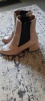 ☺️🌺🌺Sportieve lak laarsjes maat 40, Beige, Lage of Enkellaarzen, Nieuw, Ophalen of Verzenden