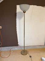 Vintage Messing Vloerlamp met Melkglas - 180cm, Huis en Inrichting, Lampen | Vloerlampen, Ophalen, Gebruikt, Glas, 150 tot 200 cm