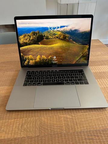 MacBook Pro 15 inch retina 2,6 ghz 6 CORE i7, 32 GB