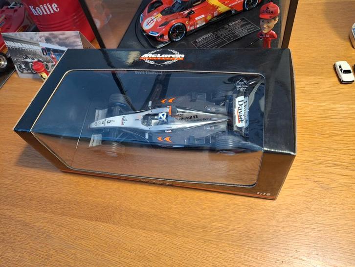 Minichamps 1:18 McLaren Mercedes MP4-17 David Coulthard, Hobby en Vrije tijd, Modelauto's | 1:18, Zo goed als nieuw, Auto, MiniChamps