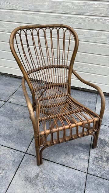 Rotan stoel beschikbaar voor biedingen