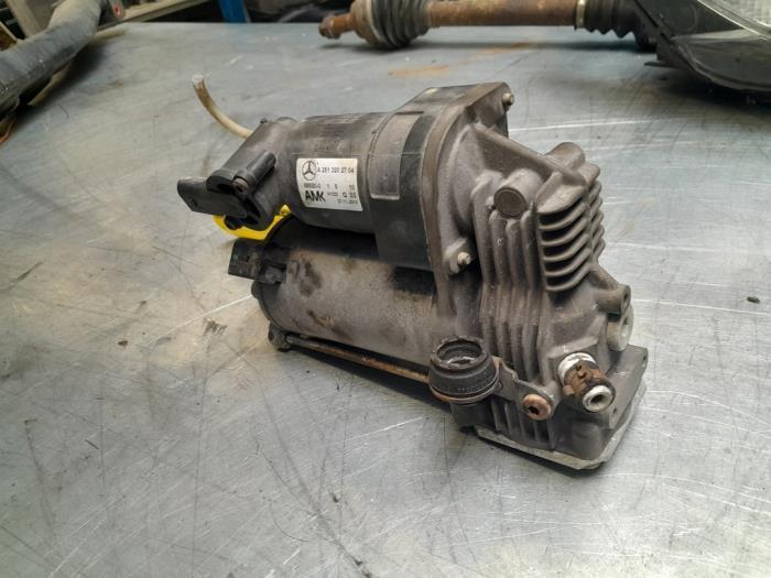 Luchtpomp (Vering) van een Mercedes R-Klasse, Auto-onderdelen, Ophanging en Onderstel, Mercedes-Benz, Gebruikt, 3 maanden garantie