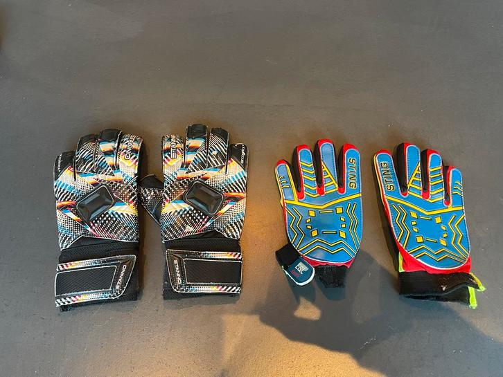 2 Paar Voetbal Kinder Keeperhandschoenen, Sport en Fitness, Voetbal, Gebruikt, Handschoenen, Maat XS of kleiner, Ophalen