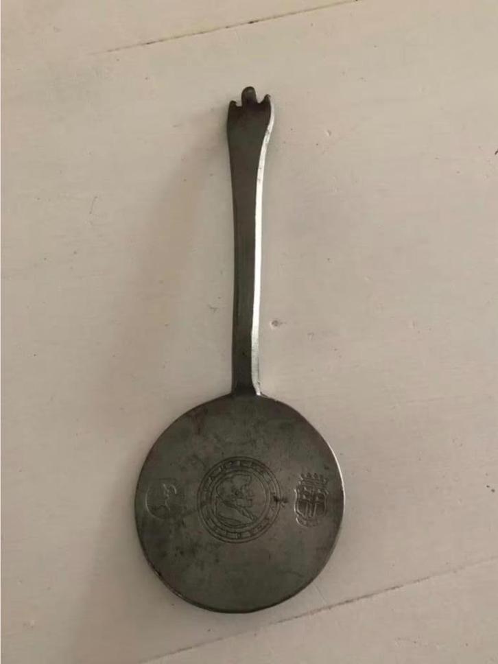 Tinnen spiegeleilepel, Antiek en Kunst, Antiek | Tin, Ophalen of Verzenden