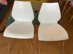 2 witte stoelen, 2 white chairs, Ophalen, Twee, Wit, Zo goed als nieuw