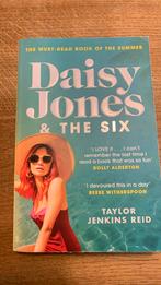 Daisy Jones & the six van Taylor Jenkins Reid, Ophalen of Verzenden, Zo goed als nieuw