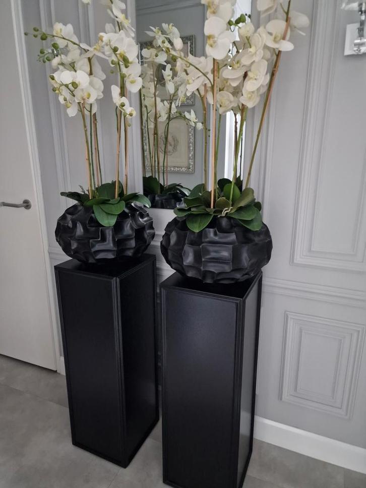 2 pilaren zuilen met schelpenvazen met kunst orchideen set, Huis en Inrichting, Woonaccessoires | Vazen, Nieuw, Zwart, 75 cm of meer