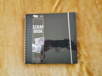 Nieuw Scrap Book. 40 Sheets. Merk: Craft Sensations. beschikbaar voor biedingen