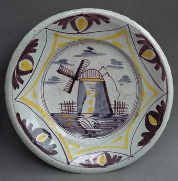 Omstreeks 1700-1725 Majolica Bord Schaal Harlingen Friesland beschikbaar voor biedingen