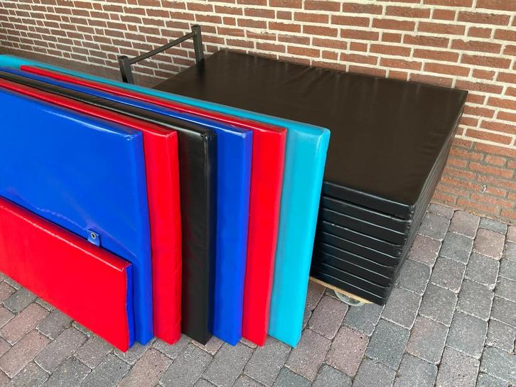 Turnmat gymmat turnmatten gymmatten valmat nieuwe bekleding, Sport en Fitness, Turnen, Zo goed als nieuw, Materiaal, Groter dan maat 42
