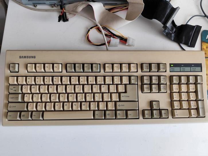 Samsung vintage PS/2 toetsenborden SEM-DC8UL/SEM-DC8H, Computers en Software, Vintage Computers, Ophalen of Verzenden