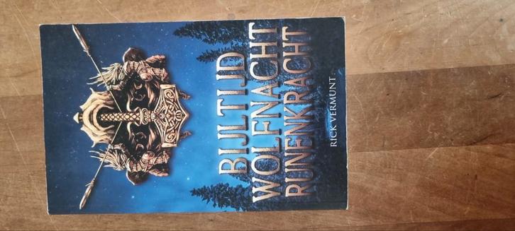 Rick Vermunt - Bijltijd, wolfnacht, runenkracht, Boeken, Fantasy, Zo goed als nieuw, Ophalen of Verzenden