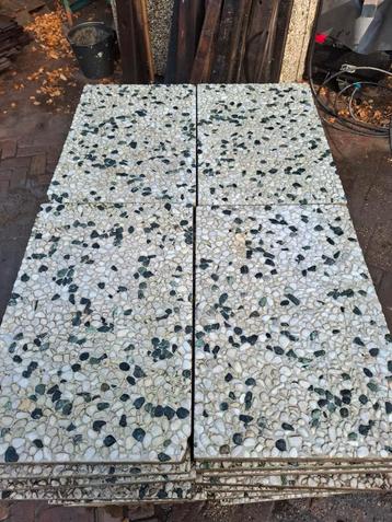 32m² 40x60 grindtegel blauw/wit, gebruikt, op pallet beschikbaar voor biedingen
