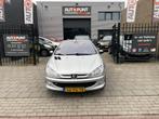 Peugeot 206 CC 2.0-16V SPort Airco NAP APK, Auto's, Peugeot, 136 pk, Gebruikt, 4 cilinders, Cabriolet