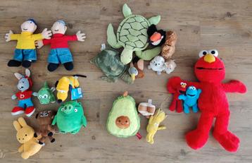 Pakket van 21 knuffels (o.a. Buurman&Buurman, Elmo en Pluto) beschikbaar voor biedingen