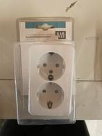 Stopcontacten opbouw + diverse schakelaars opbouw., Doe-het-zelf en Verbouw, Elektra en Kabels, Ophalen, Nieuw, Stopcontact