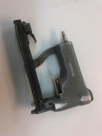 Nietmachine, tacker beschikbaar voor biedingen