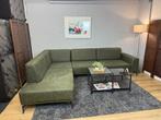 GRATIS LEVERING {Nieuw} Donkergroene Microleren Hoekbank, Huis en Inrichting, Banken | Bankstellen, Ophalen of Verzenden, Zo goed als nieuw