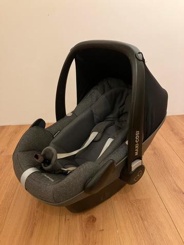 Maxi cosi pebble Isize universal isofix beschikbaar voor biedingen
