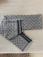 Originele Louis Vuitton Monogram Essential Stole t.w.v. €400, Ophalen of Verzenden, Zo goed als nieuw, Overige maten, Sjaal