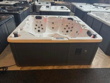 Jacuzzi balboa sunspa extreem dik! beschikbaar voor biedingen