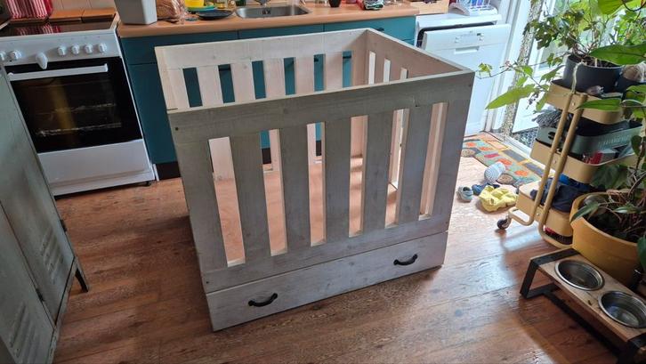 Steigerhouten box met lade, Kinderen en Baby's, Boxen, Gebruikt, Lade, Ophalen of Verzenden