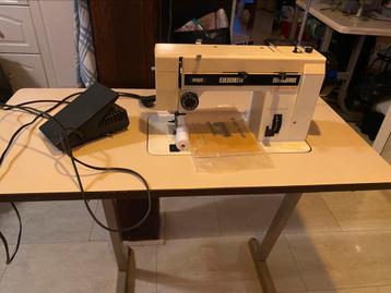 Naaimachine beschikbaar voor biedingen