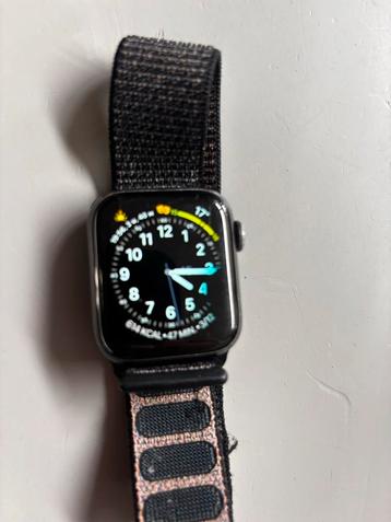 Apple Watch 40mm - Defect scherm beschikbaar voor biedingen