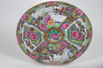 Mooi groot bord van Kantonees (Canton) porselein. China. beschikbaar voor biedingen